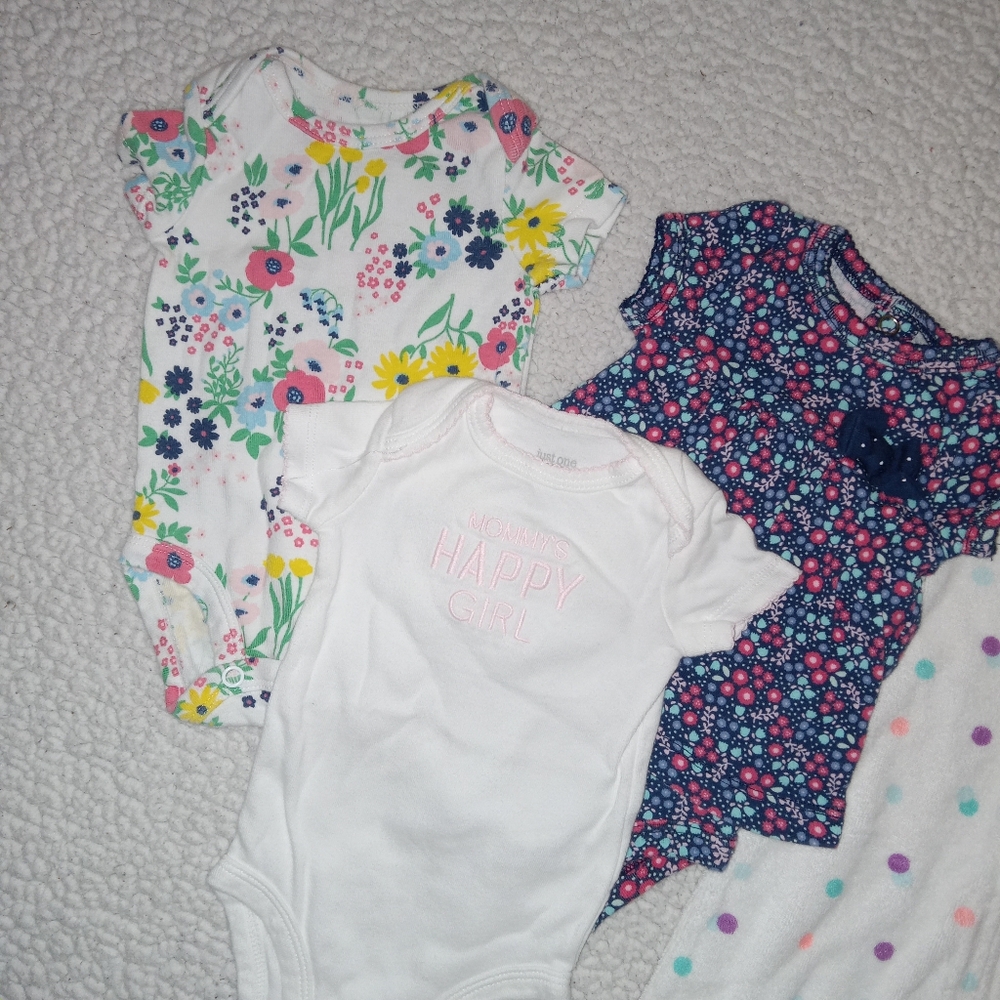 Carter's 5pc Babygirl Bundle sz NB - Picture 3 of 6